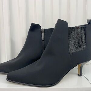 Donal J. Pilner Women”s Bkack Latour Booties Size 9.5